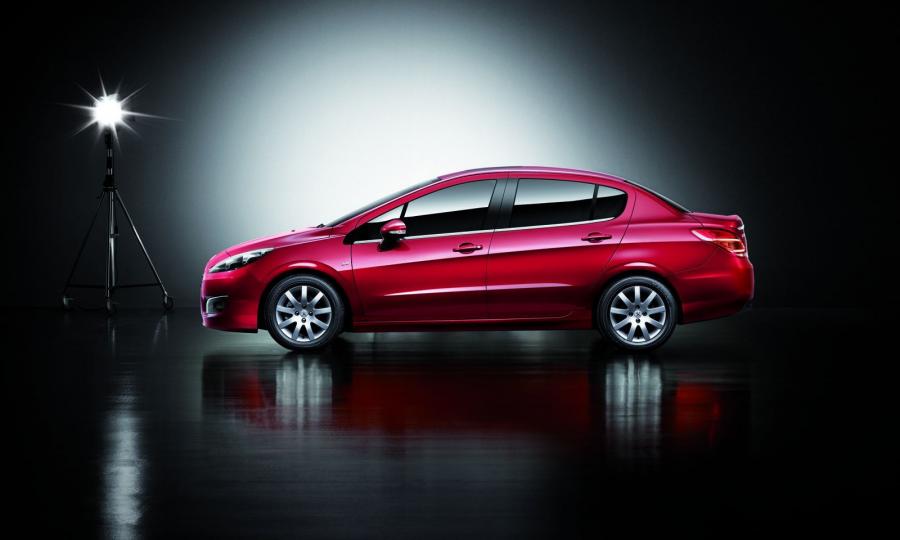  Peugeot 308 Sedan 2011 года  (CN) (фото 12 из 18)